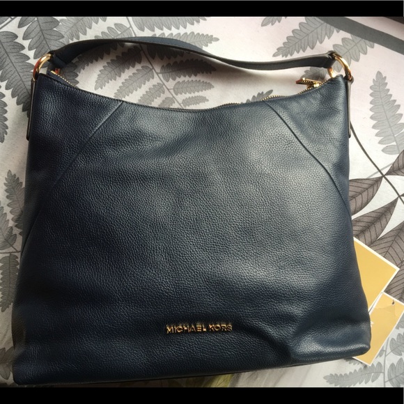 👜 Michael Kors Navy Blue Handbag 👜 - Picture 11 of 14